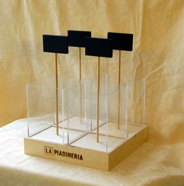 espositore in legno e plexiglass per prodotti alimentari
